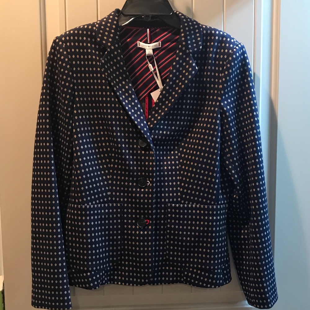 NWT Tommy Hilfiger Navy Blazer. Fully lined inside, front pockets.